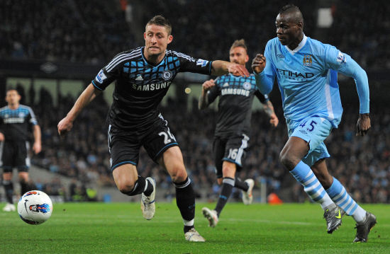 而吴艳妮硬 而吴艳妮硬